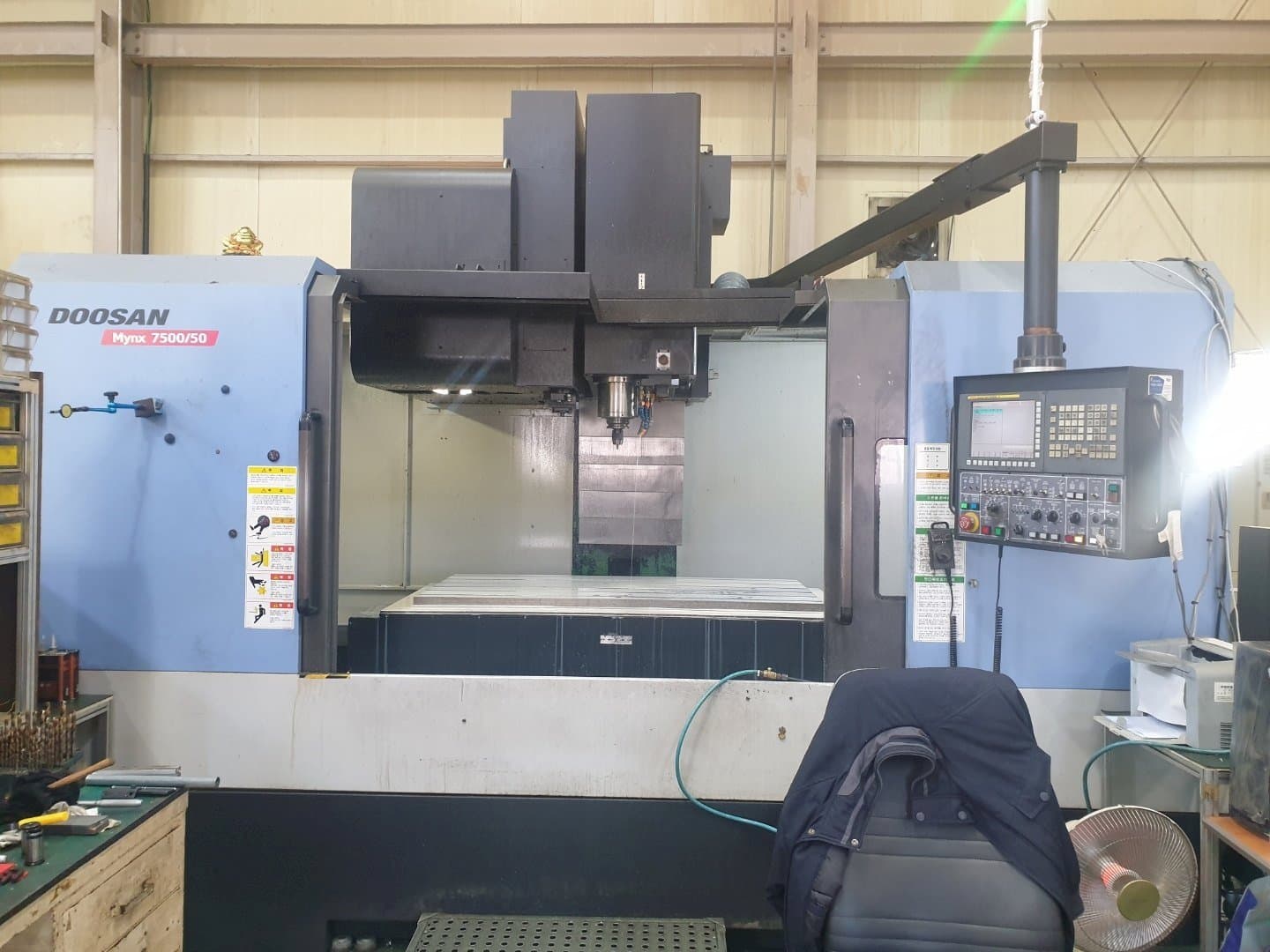 Front view of Doosan MYNX 7500/50 machine