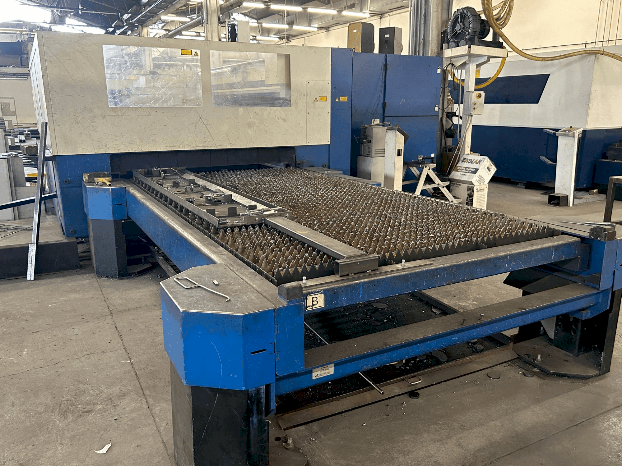 Front view of TRUMPF trulaser 3030 (2007) machine