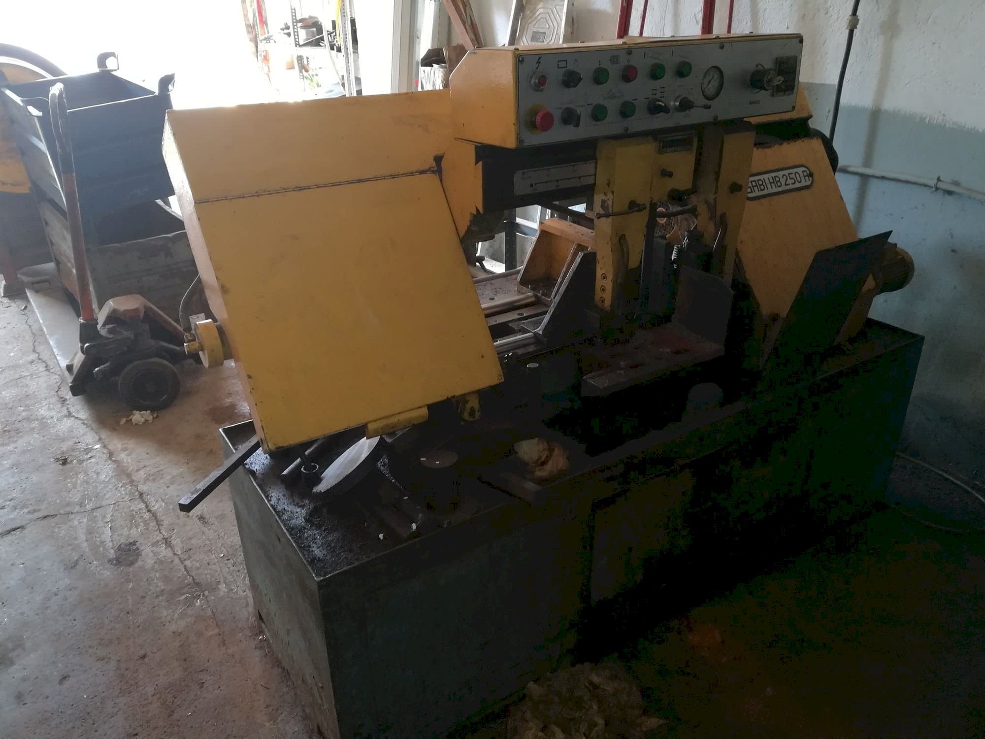 Front view of Sabi HB 250 A  machine