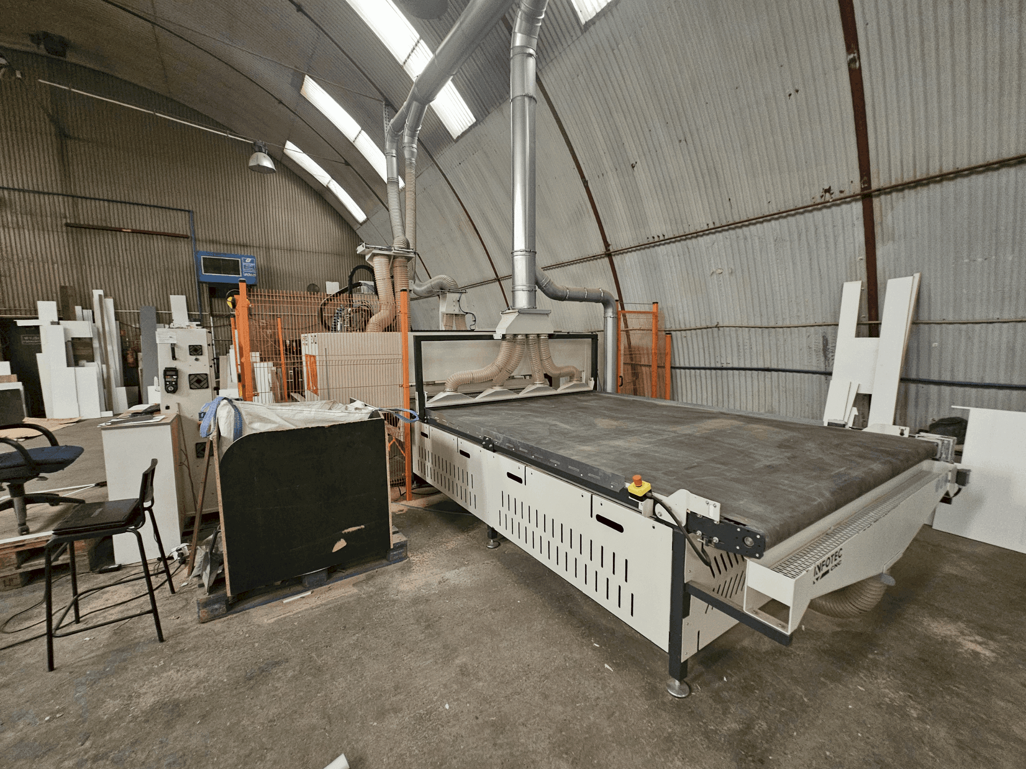 Front view of INFOTEC 3121 PRO EVO  machine