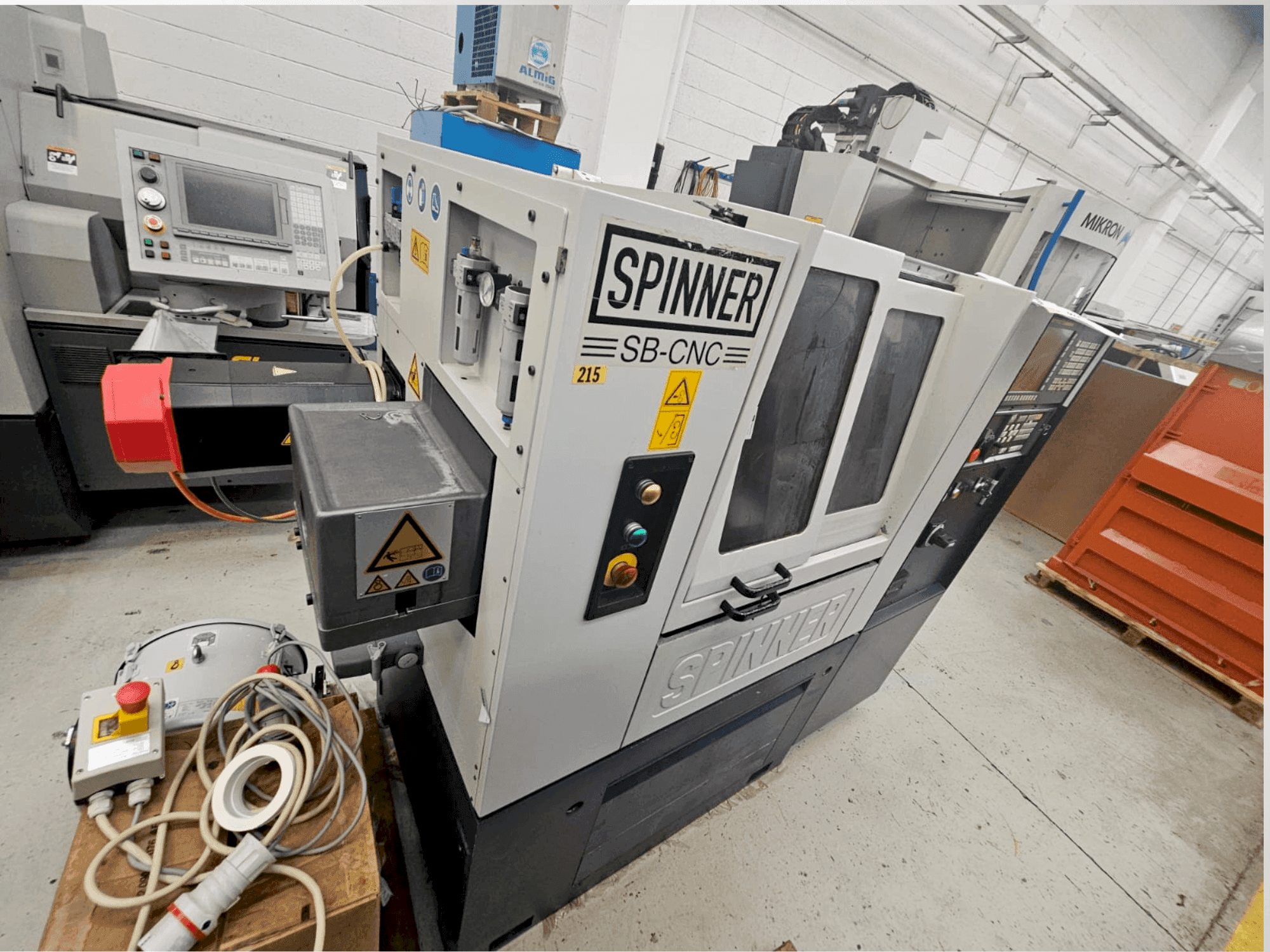 Front view of SPINNER SB-32-T-V4 machine