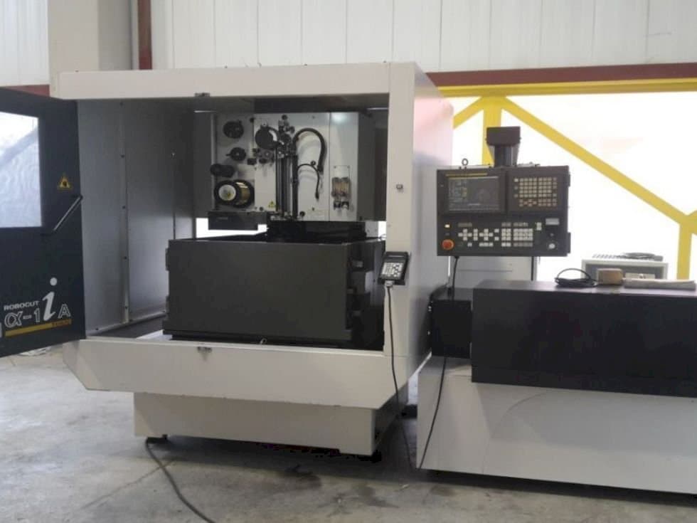 Front view of FANUC Robocut α-1iA machine