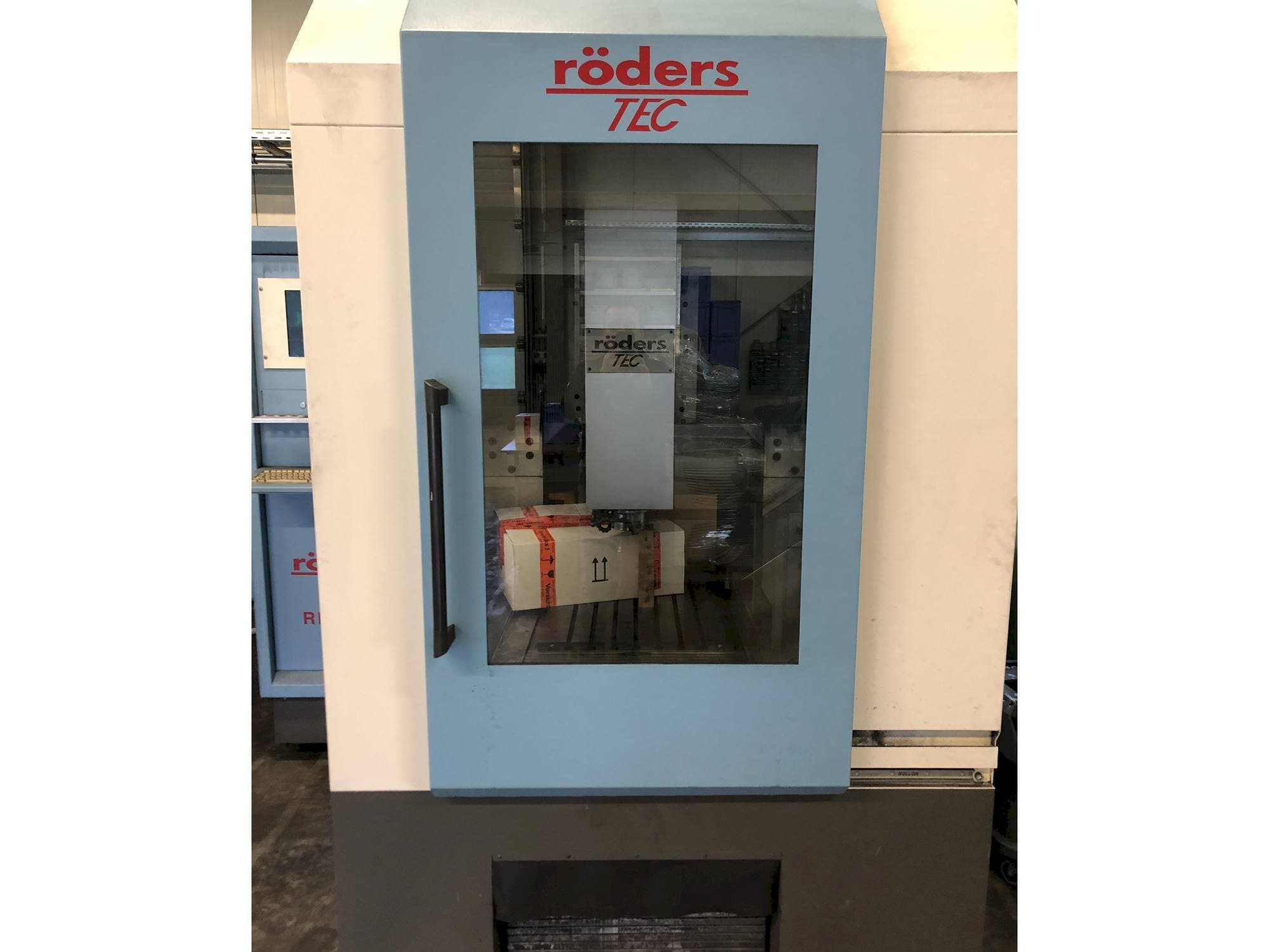 Front view of RÖDERS 600 RFM-2 machine