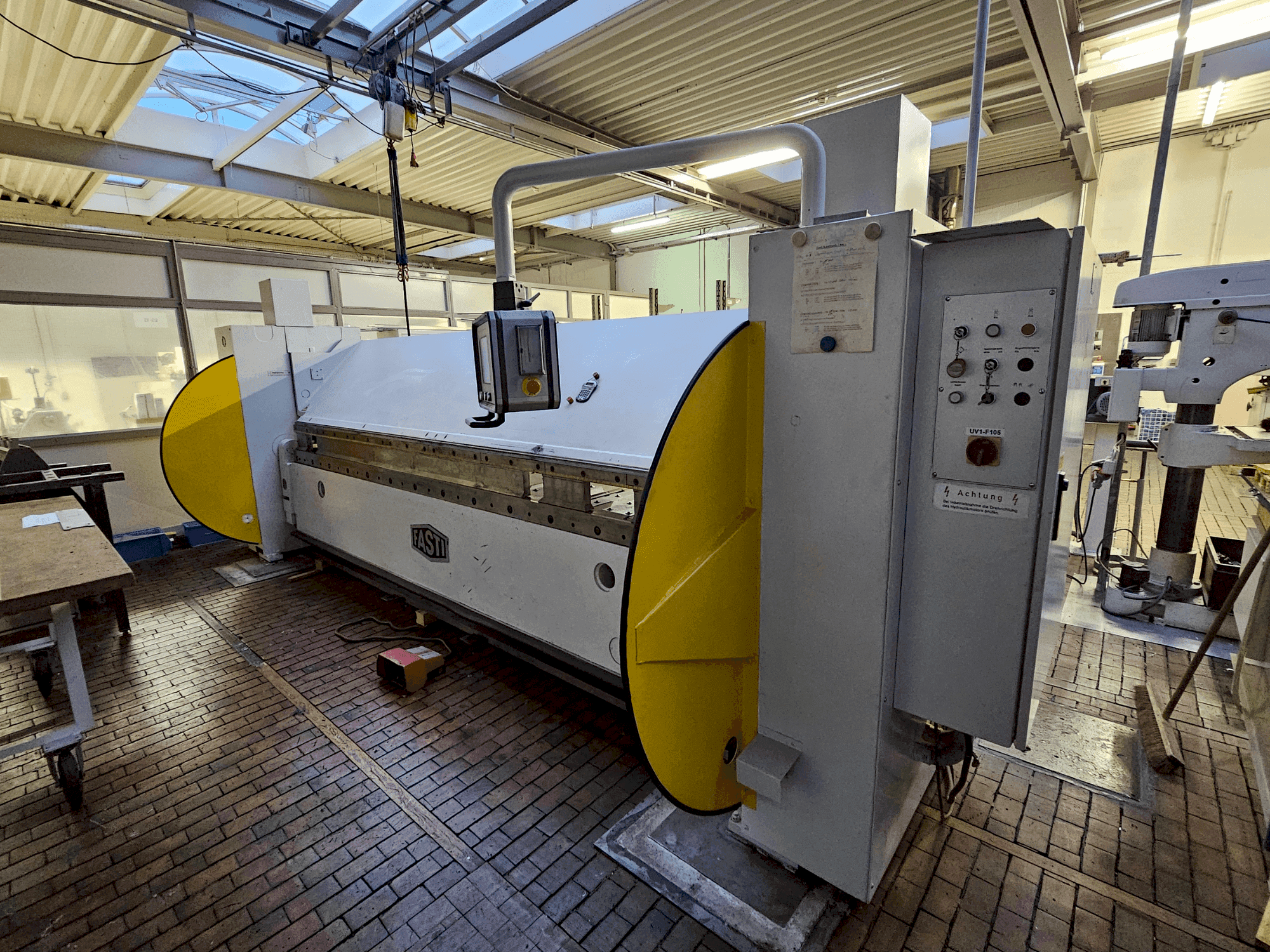 Front view of SCHRODER-FASTI 215-40-4  machine