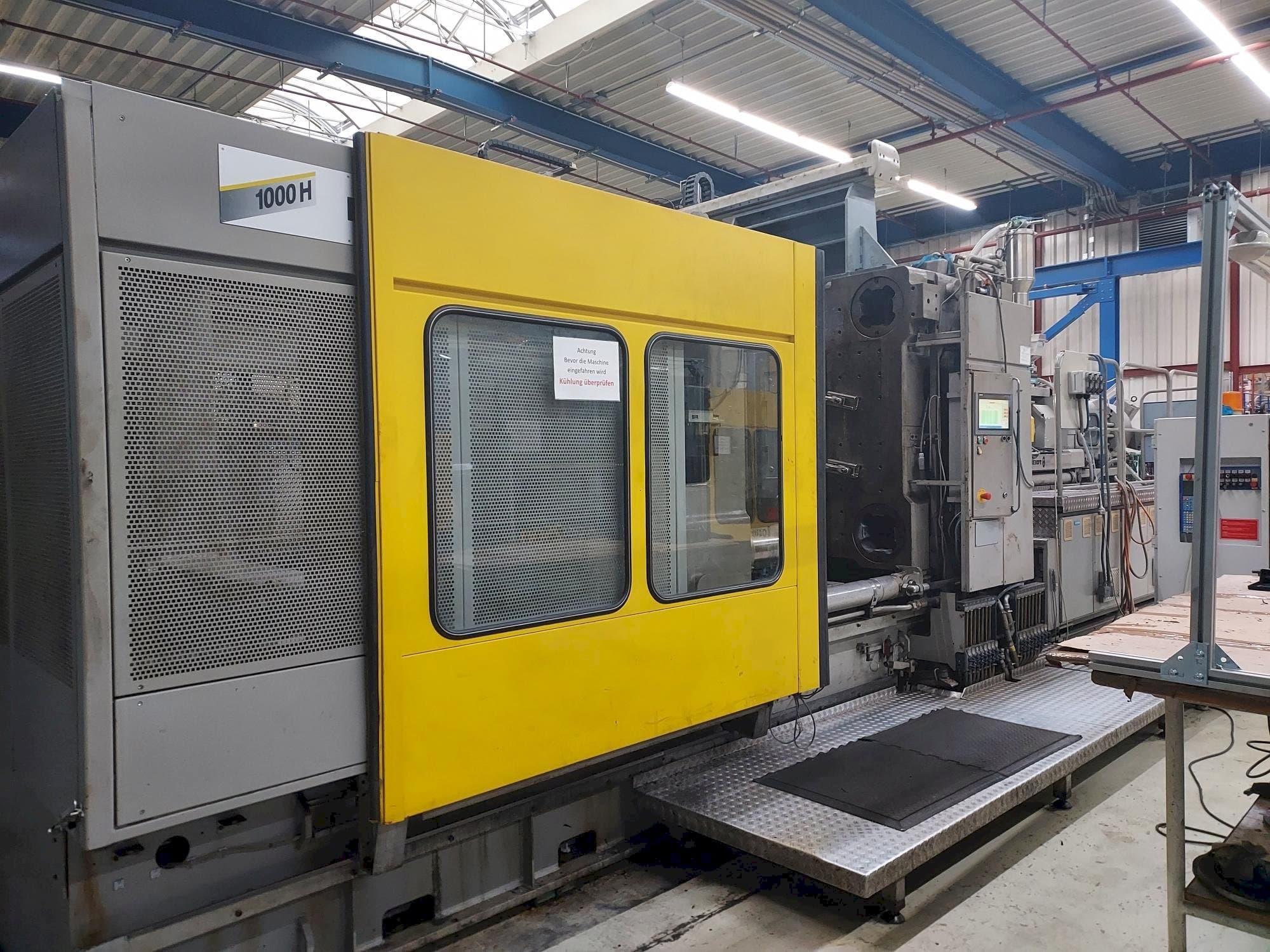 Front view of Hemscheidt 1000 machine