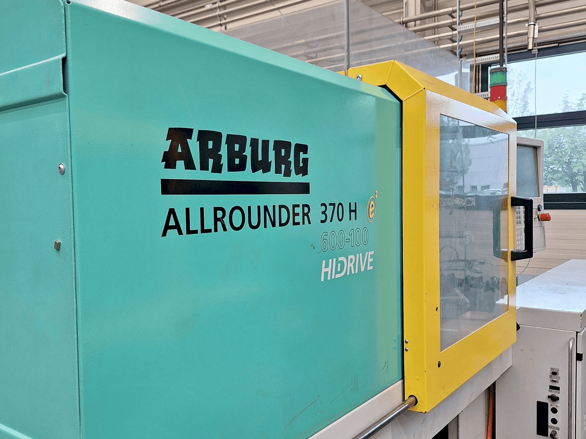 Front view of Arburg Allrounder 370 H 600-100 machine