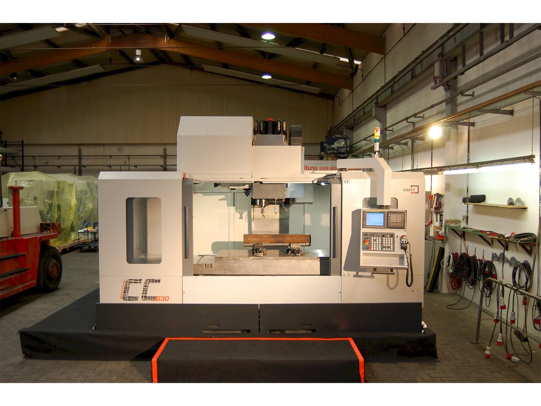 Front view of Kaast CC1630 machine