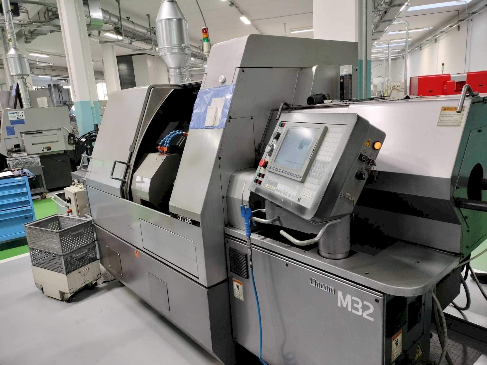 Front view of Citizen CINCOM M32V machine