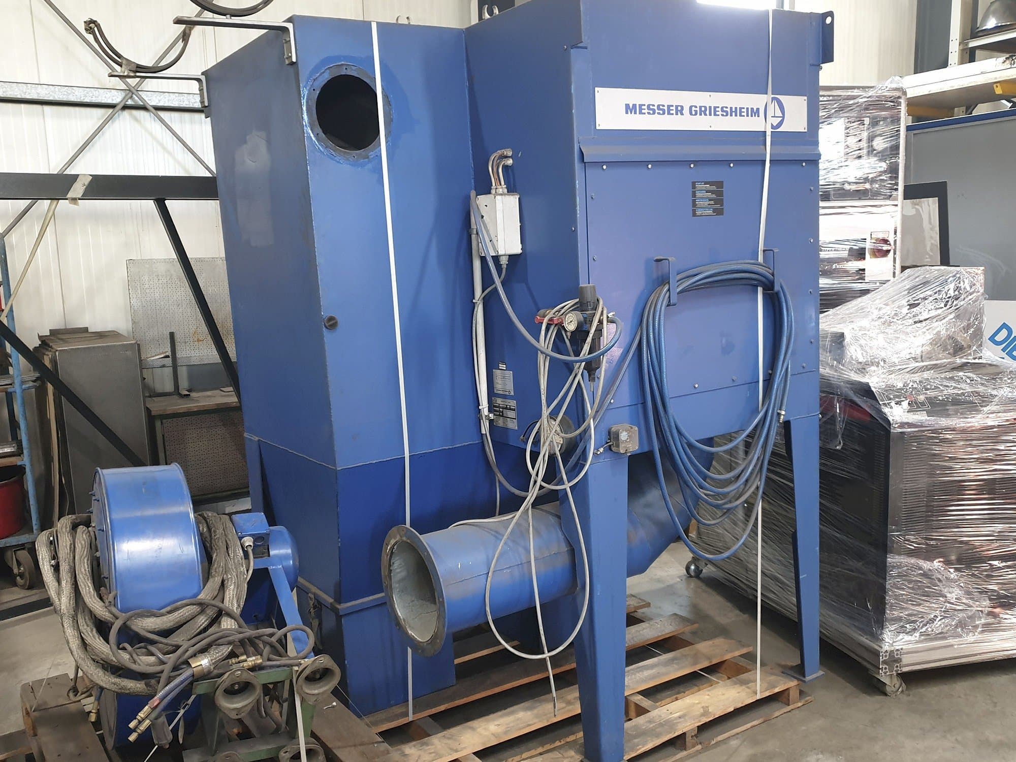 Front view of Messer Griesheim CORTA PS 3100 Machine