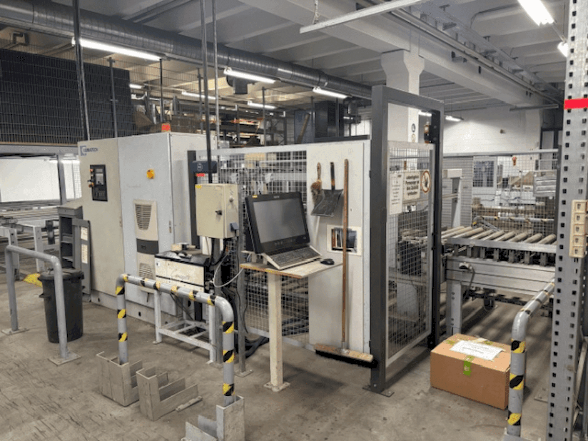 Front view of LIGMATECH VKV50/K  machine