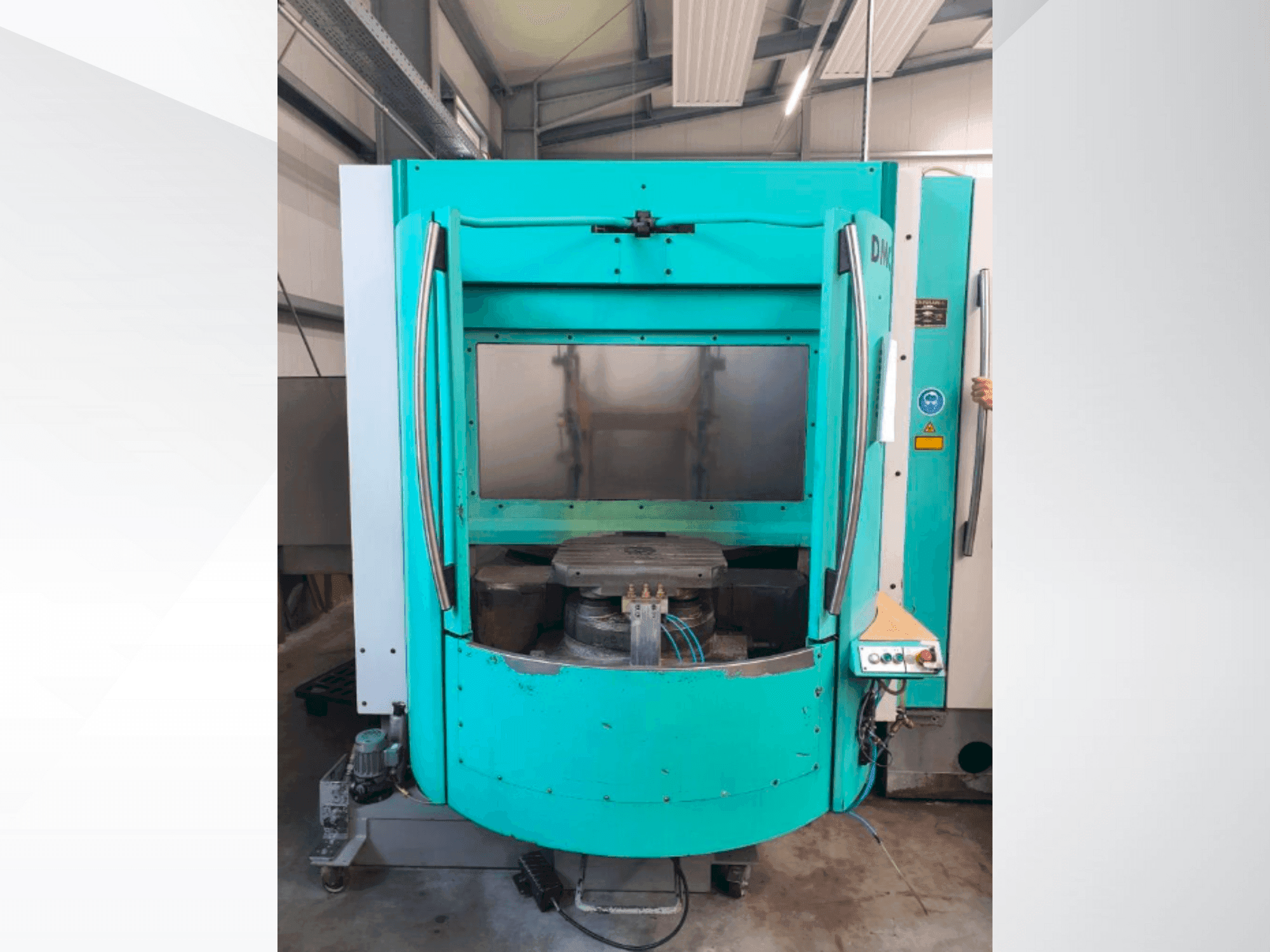 Front view of DECKEL MAHO DMC 60H hi-dyn  machine