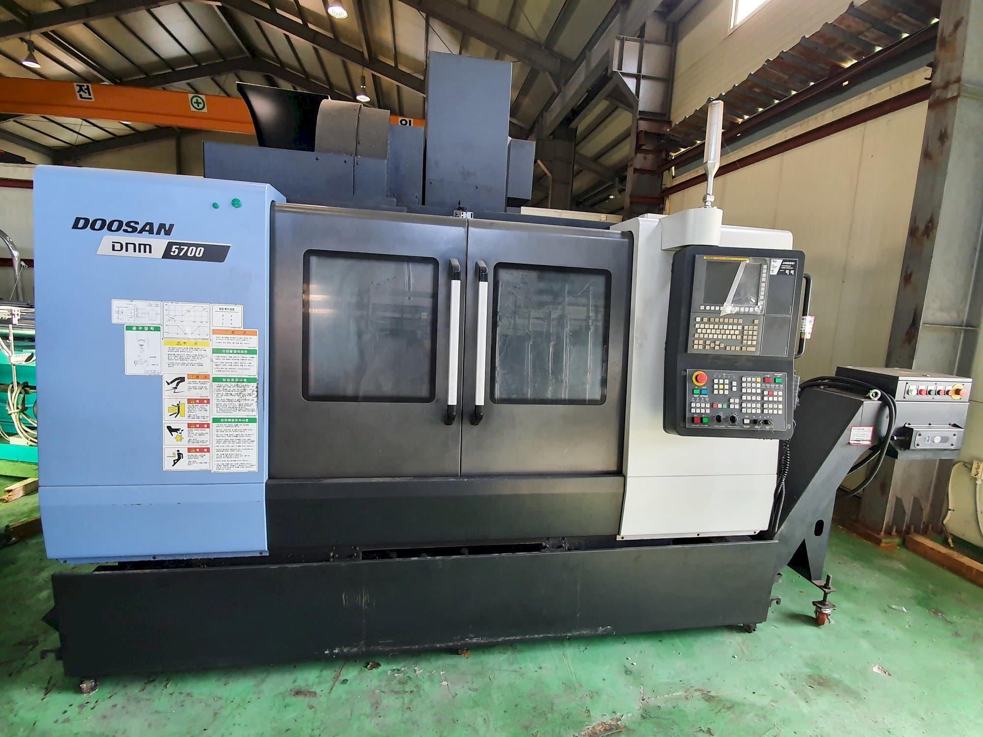 Front view of Doosan DNM5700 machine