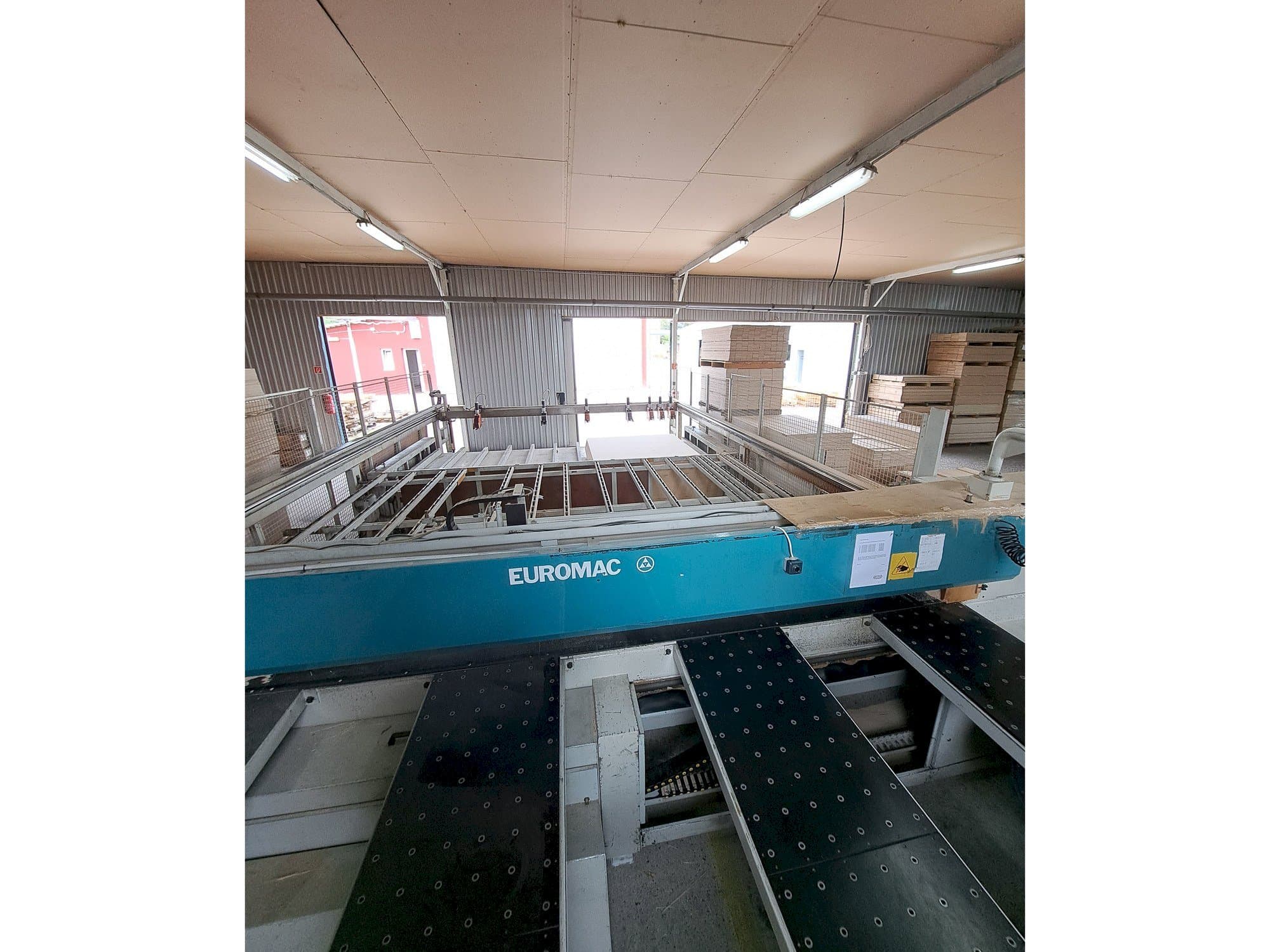 Front view of Euromac LOGICA PINZE TAVOLA 4500 machine