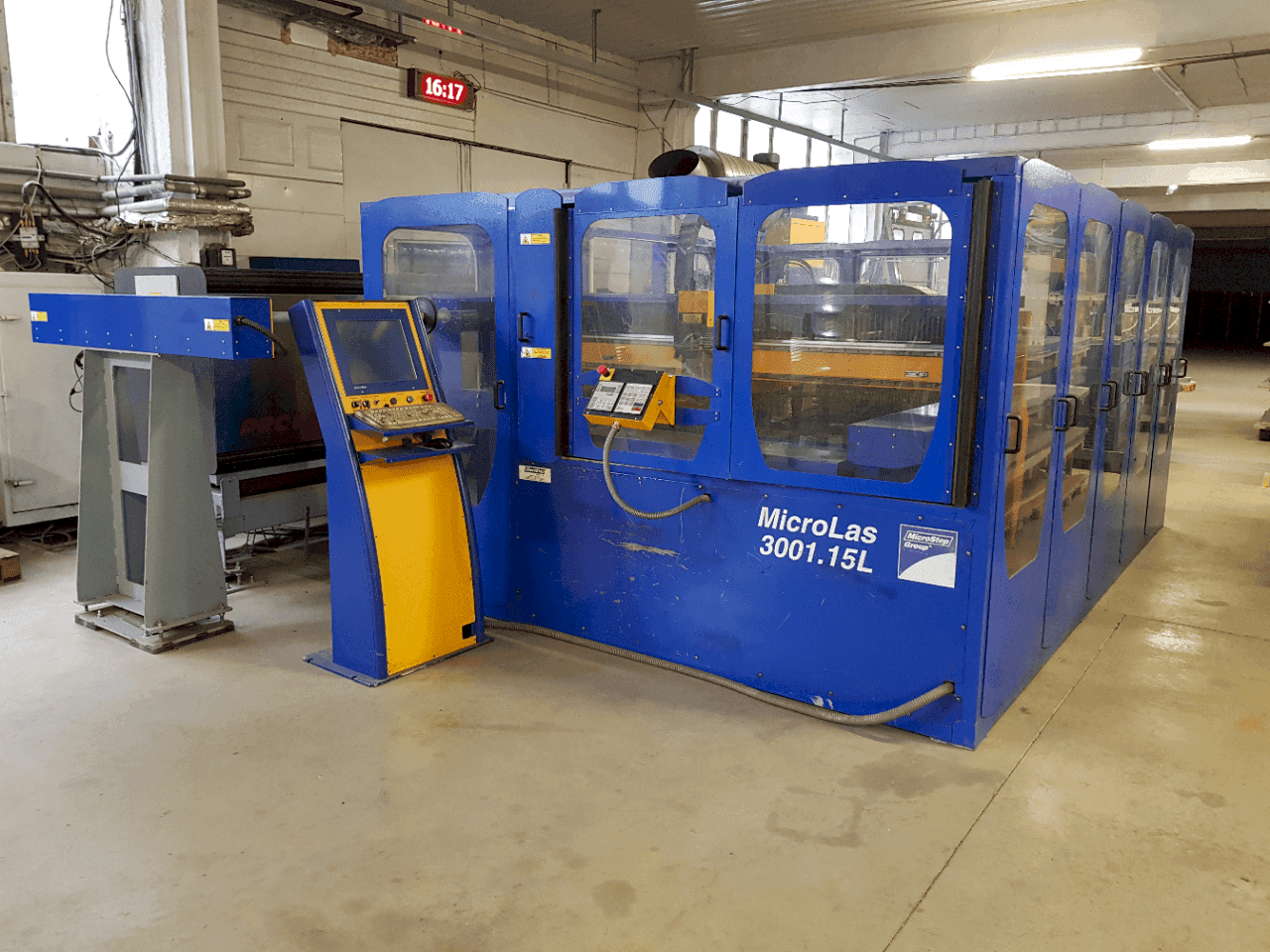 Front view of MicroStep MicroLas 3001.15L machine