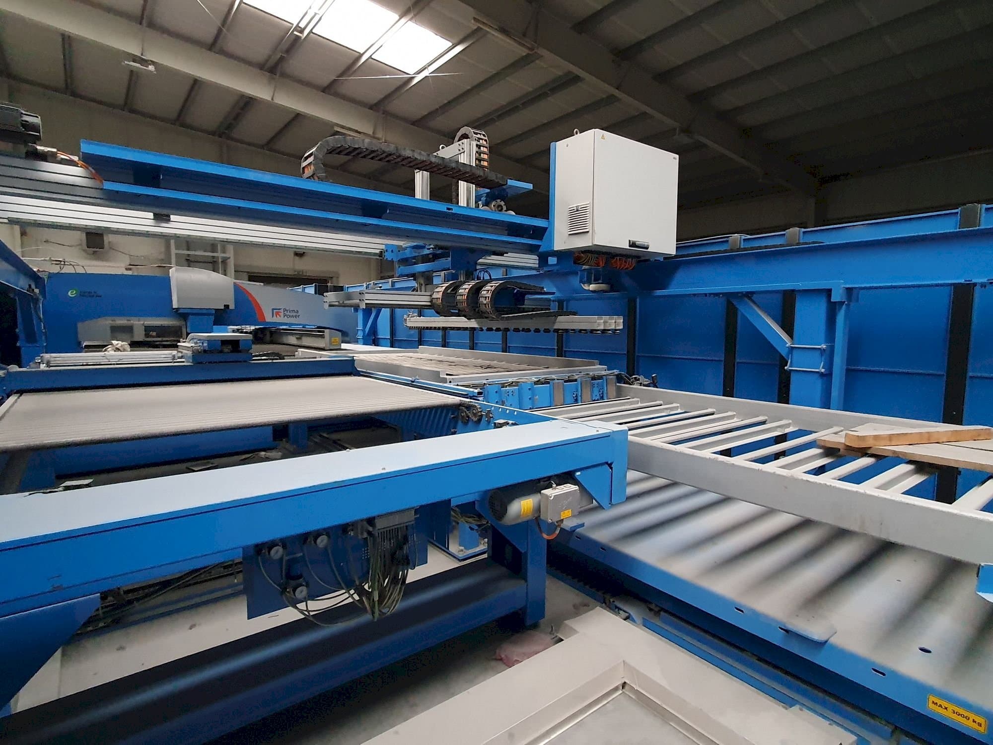 Front view of Prima Power LPe6f machine