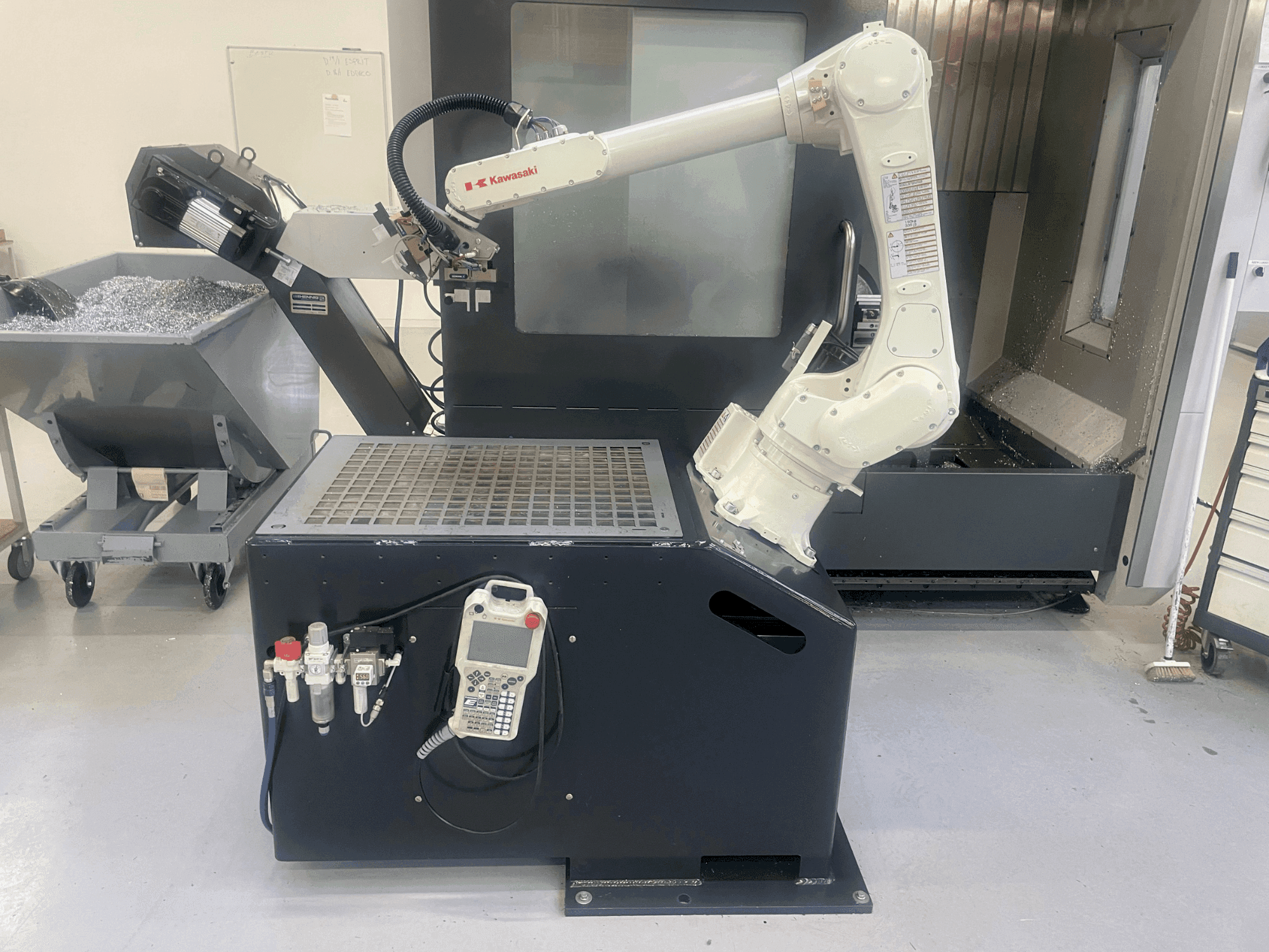 Front view of Kawasaki RS006L  machine