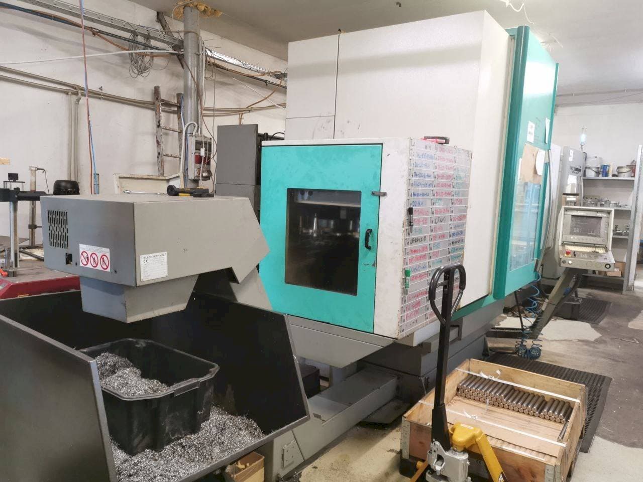 Front view of DECKEL MAHO 70 V machine