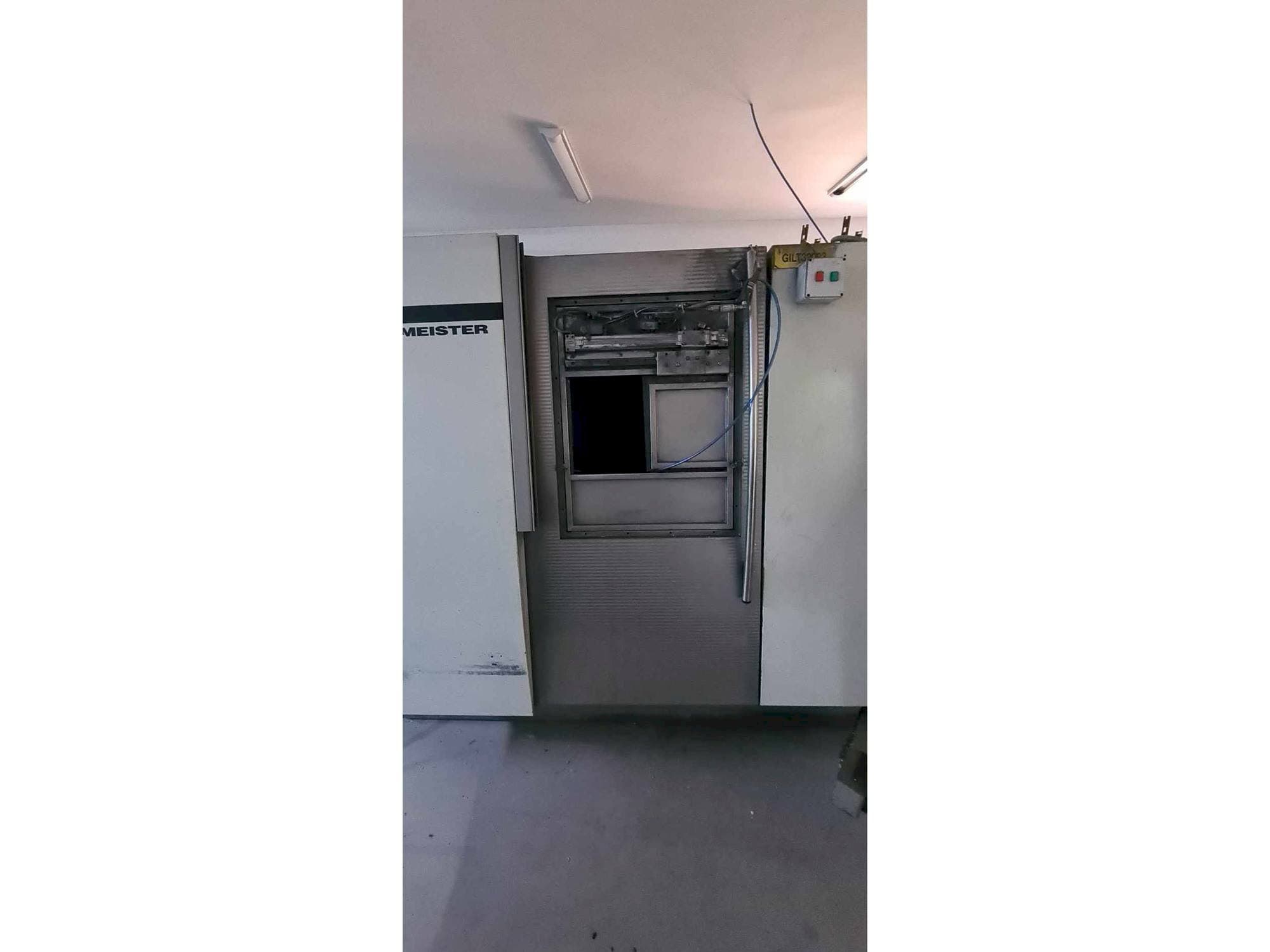 Front view of Gildemeister TWIN 32 machine