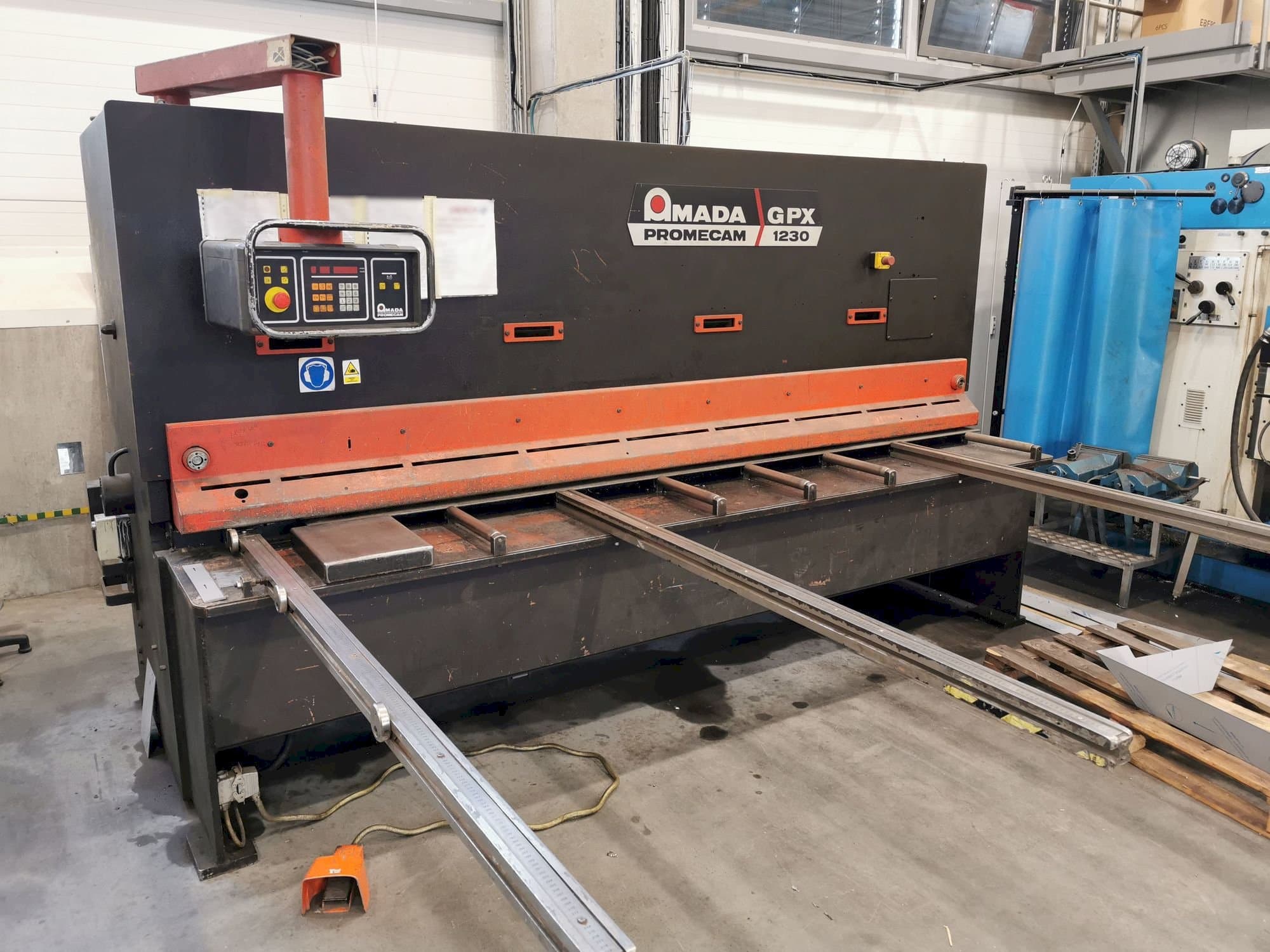 Front view of AMADA GPX 1230 machine