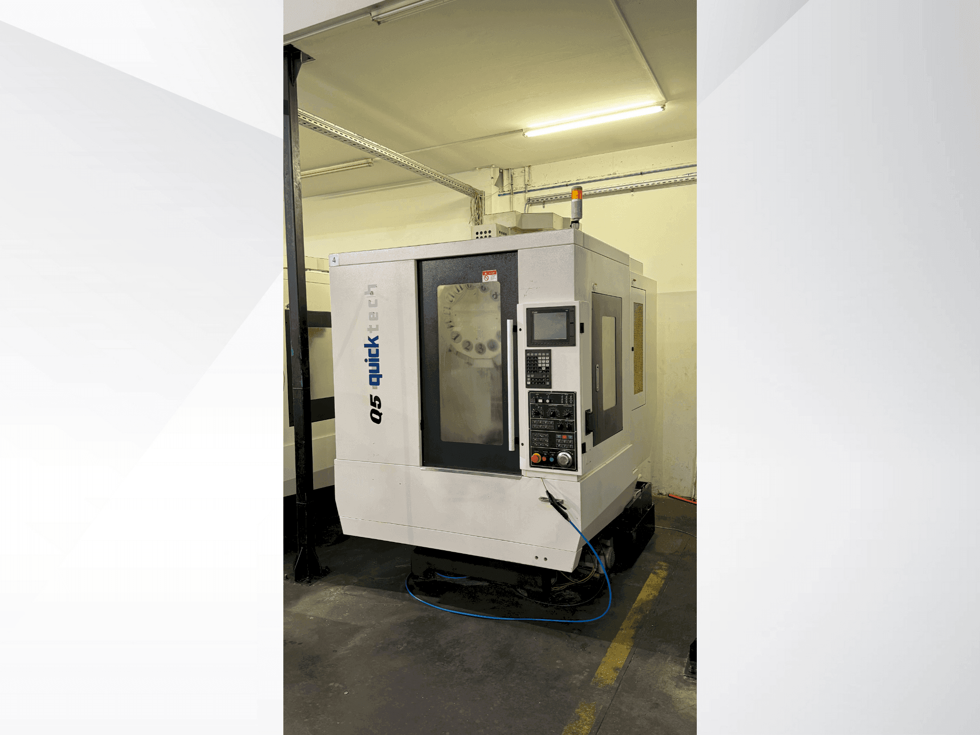 Front view of Quick-Tech Q5 machine