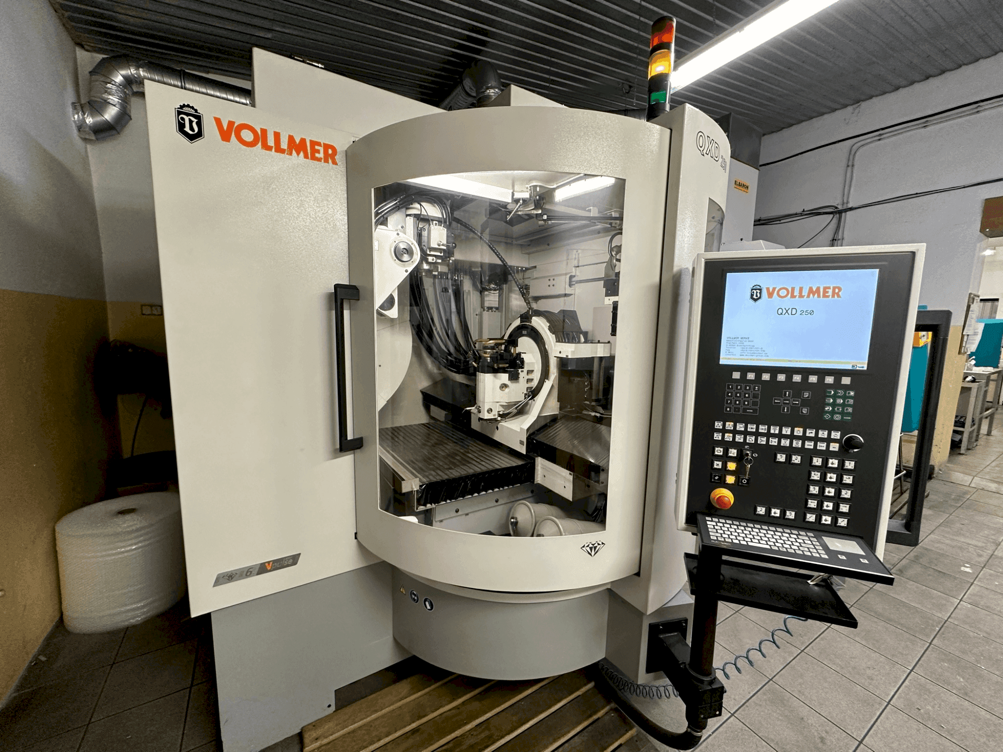 Front view of VOLLMER QXD 250  machine