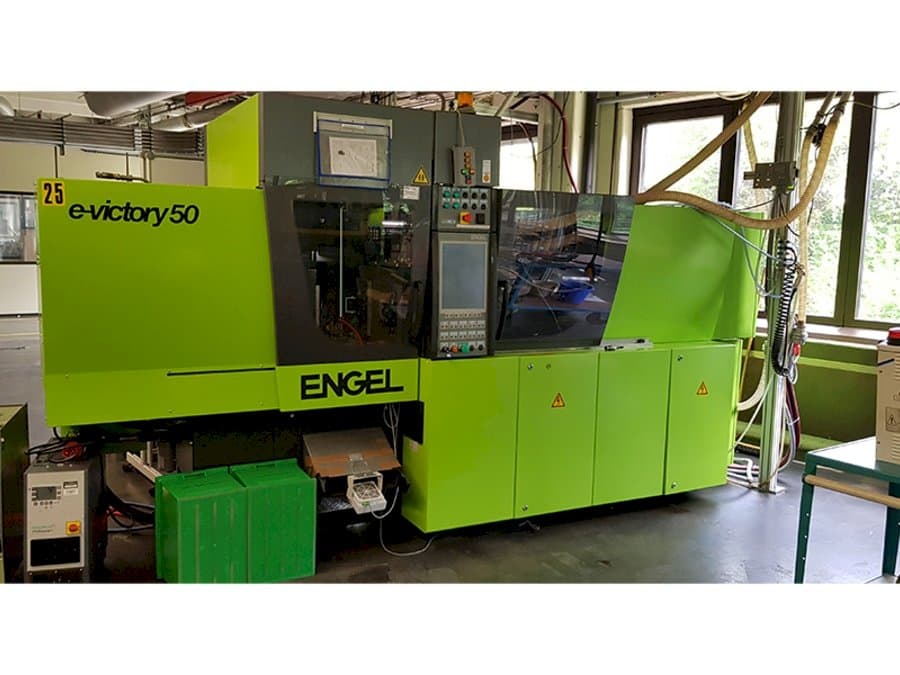 Front view of ENGEL e-Victory 200/50 machine