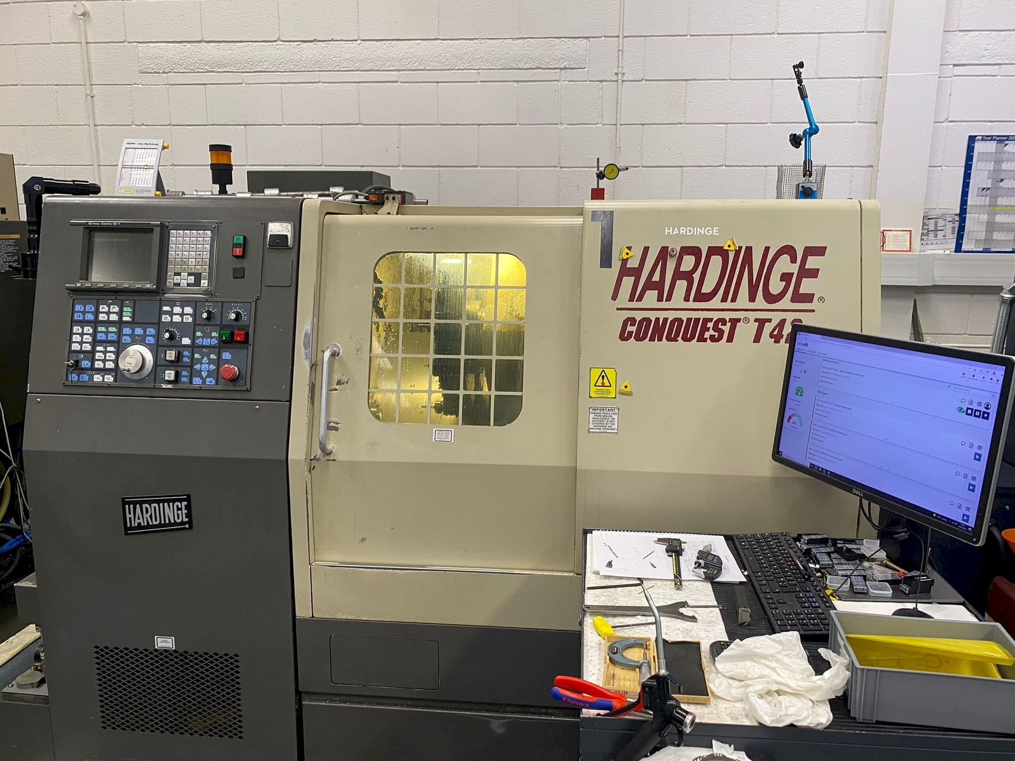 Front view of HARDINGE Conquest T42 machine