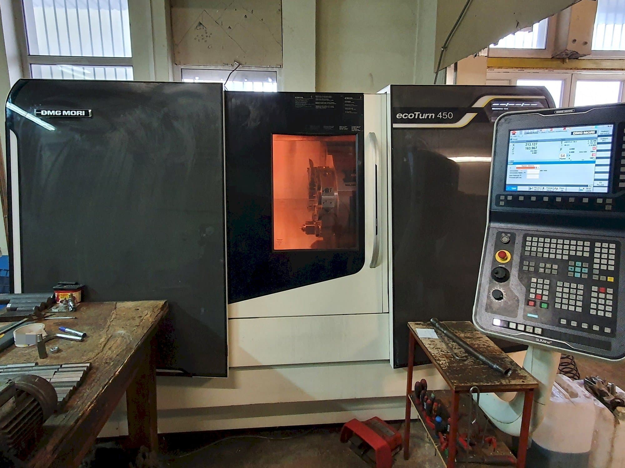 Front view of DMG MORI ecoTurn 450  machine