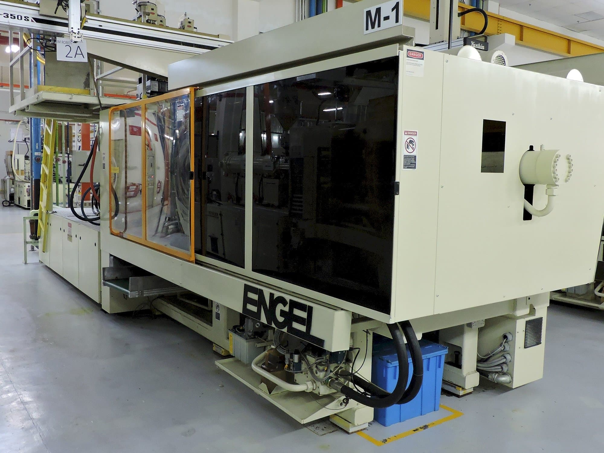 Right view of ENGEL ES 1300 /450 Machine