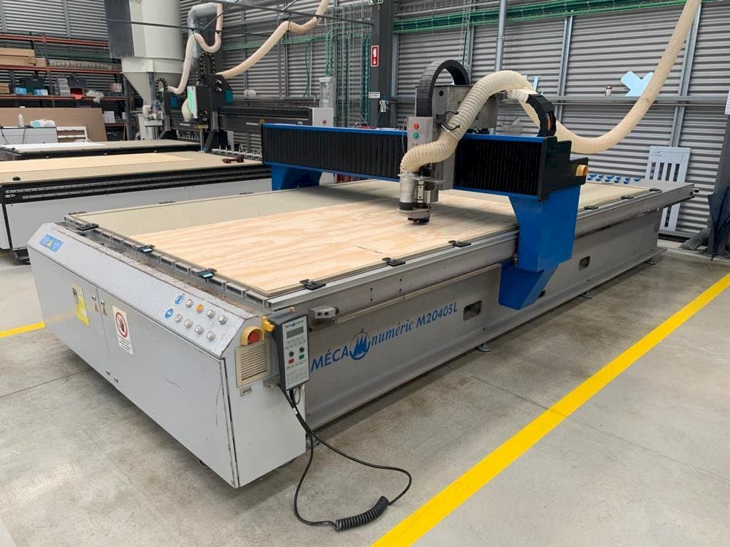 Front view of MECANUMERIC M2040  machine