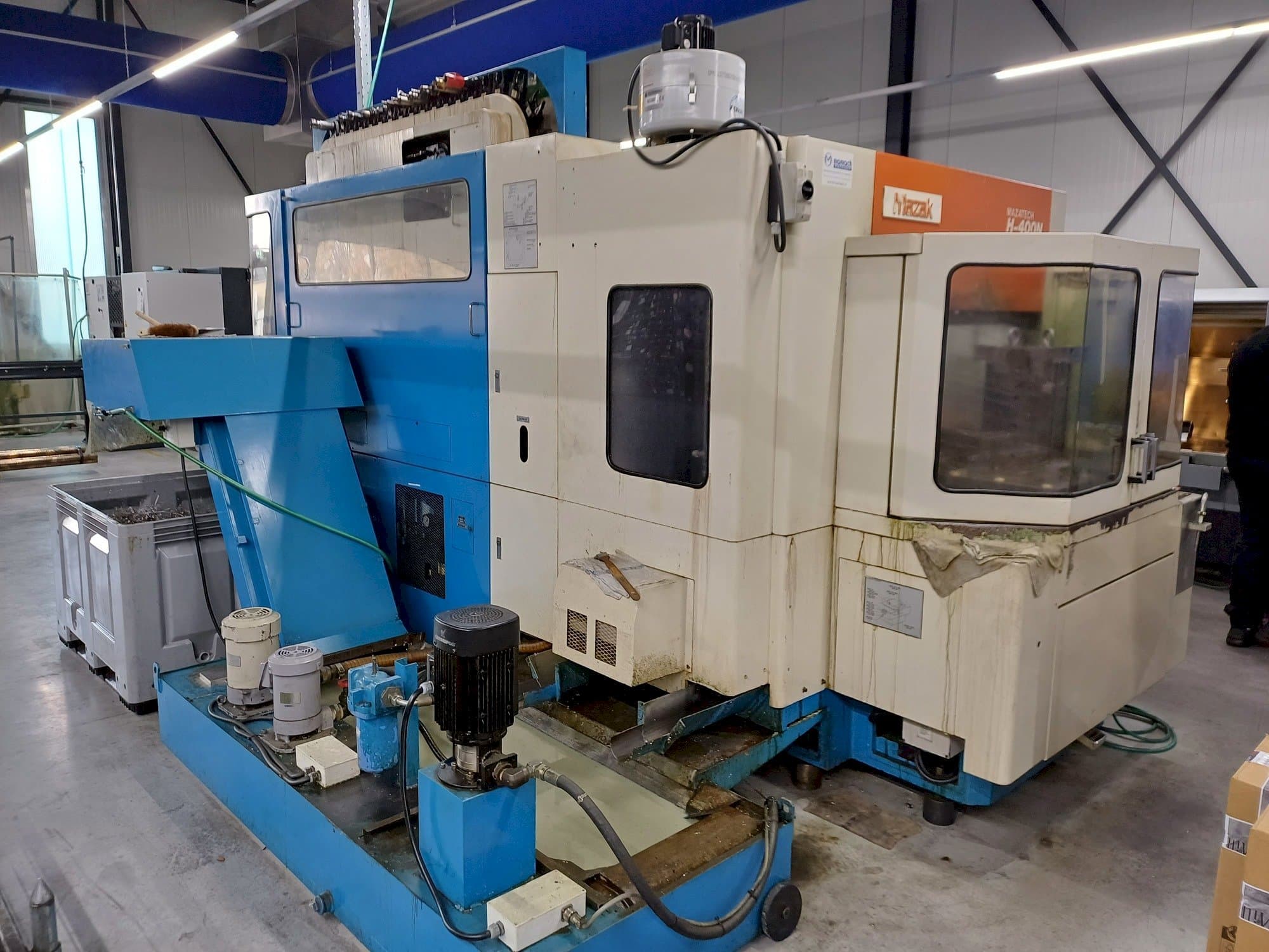 Front view of Mazak H400N  machine