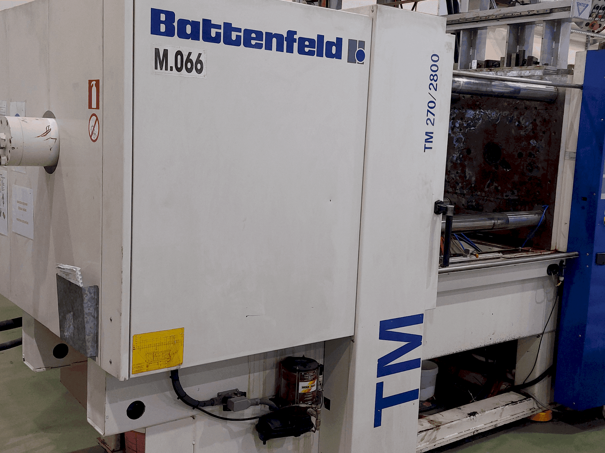 Front view of Battenfeld TM 270 / 2800  machine