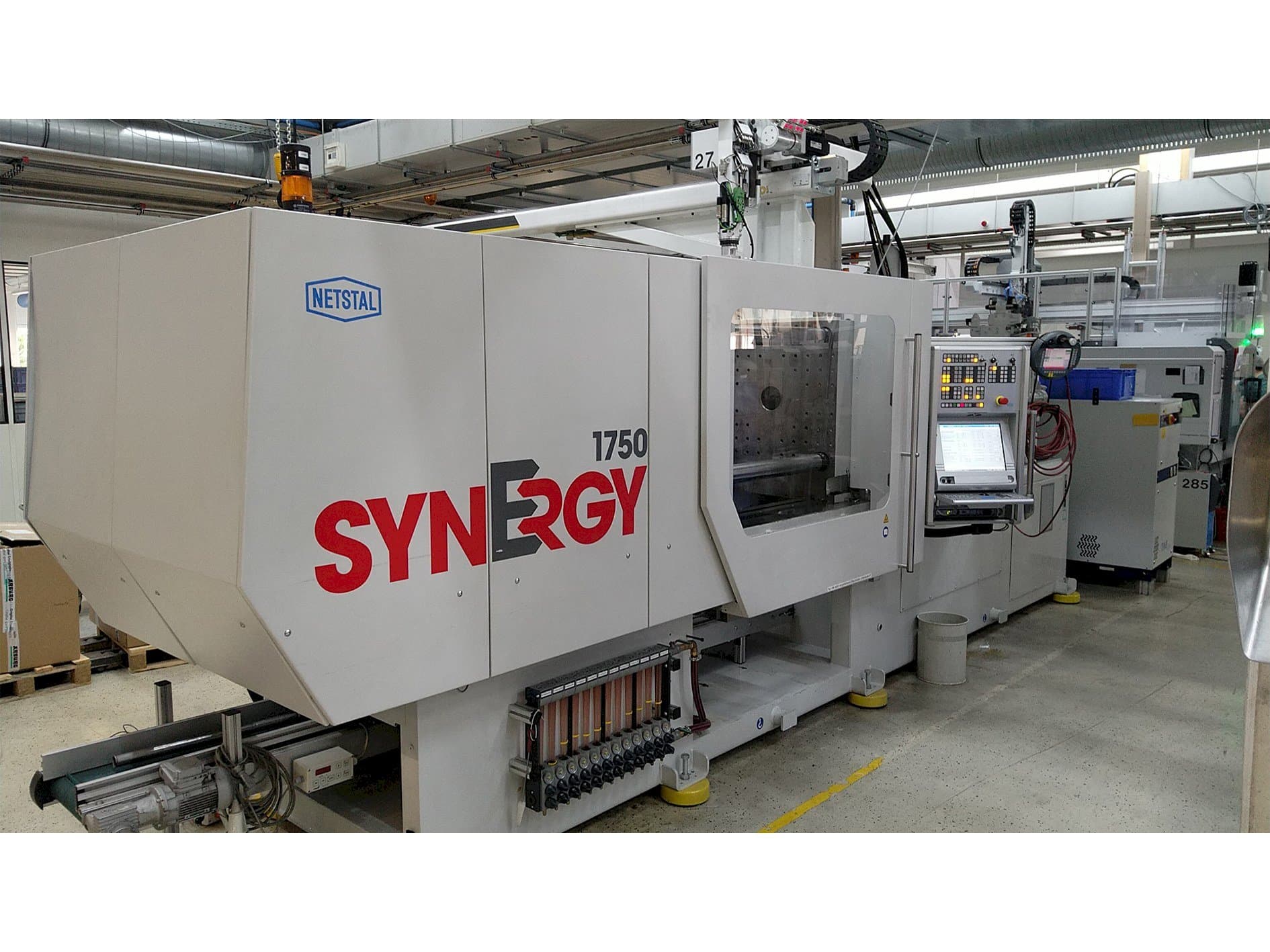 Front view of Netstal SynErgy 1750-600 machine