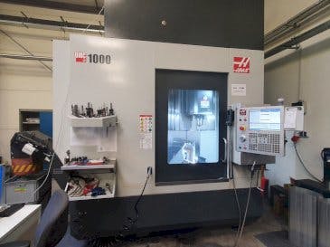 Front view of HAAS UMC-1000  machine