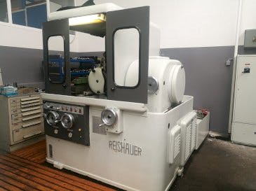Front view of Reishauer NZA  machine