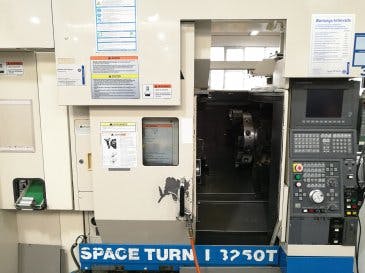 Front view of Okuma SPACE TURN LB250T Machine