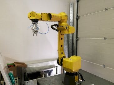 Front view of FANUC ARC Mate 100iC/12  machine