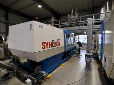 Front view of Netstal SynErgy 3500-2150  machine