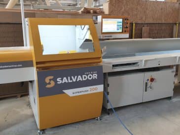 Front view of SALVADOR Superpush 200 machine