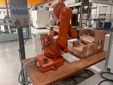 Front view of ABB IRB 140 M2000 machine