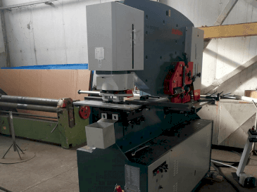 Front view of Durma IW 80/150 BTD machine