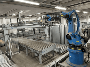 Front view of LIGMATECH RKA100 machine