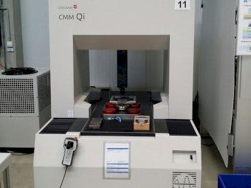 Front view of EROWA CMM Qi  machine