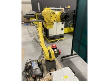 Front view of FANUC M10iA/12  machine