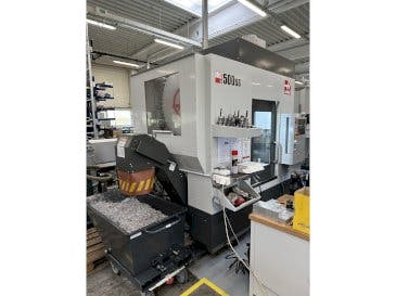 Front view of HAAS UMC-500SS  machine