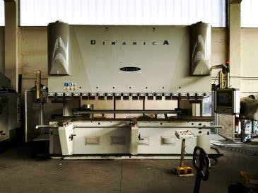Front view of Warcom DINAMICA 320·40 machine