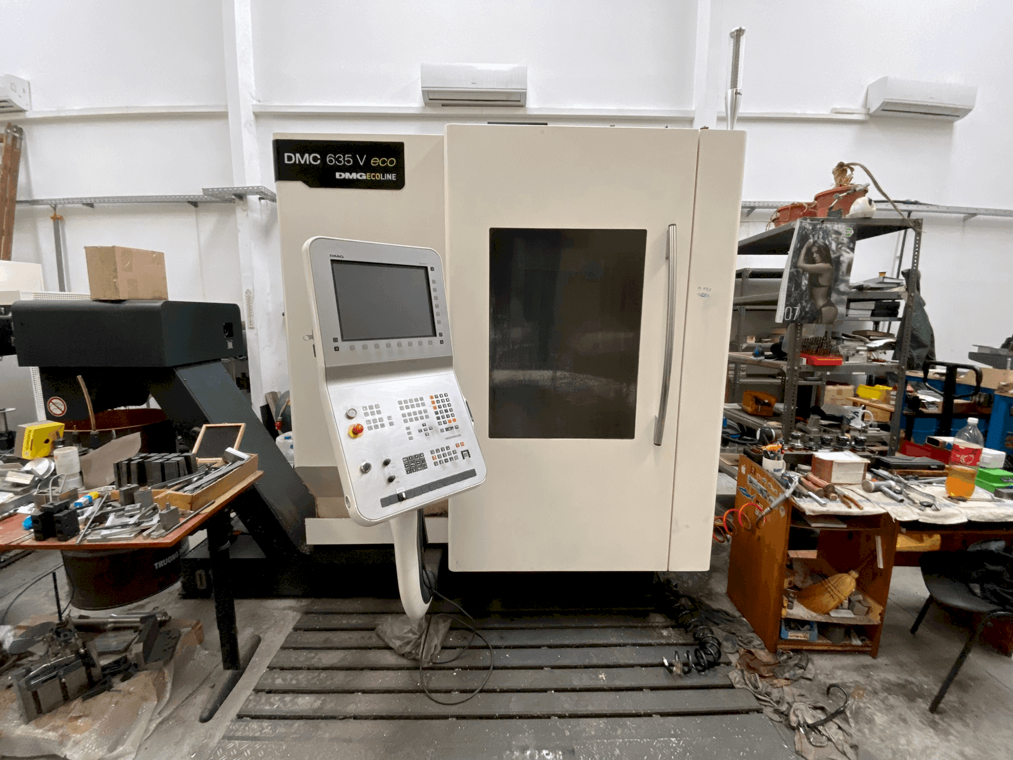 Front view of DMG MORI DMC 635 V eco machine