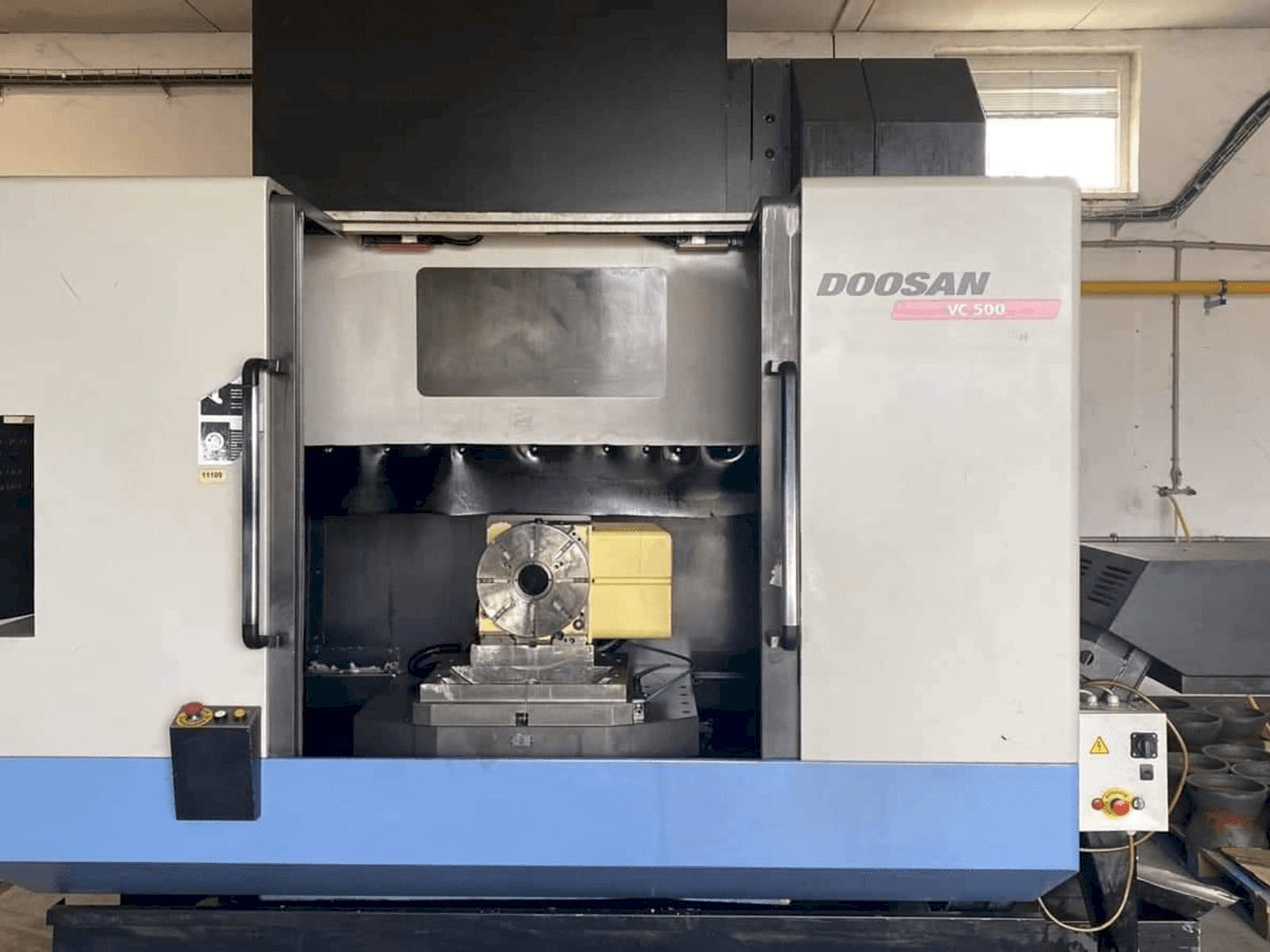 Front view of Doosan VC 500 machine