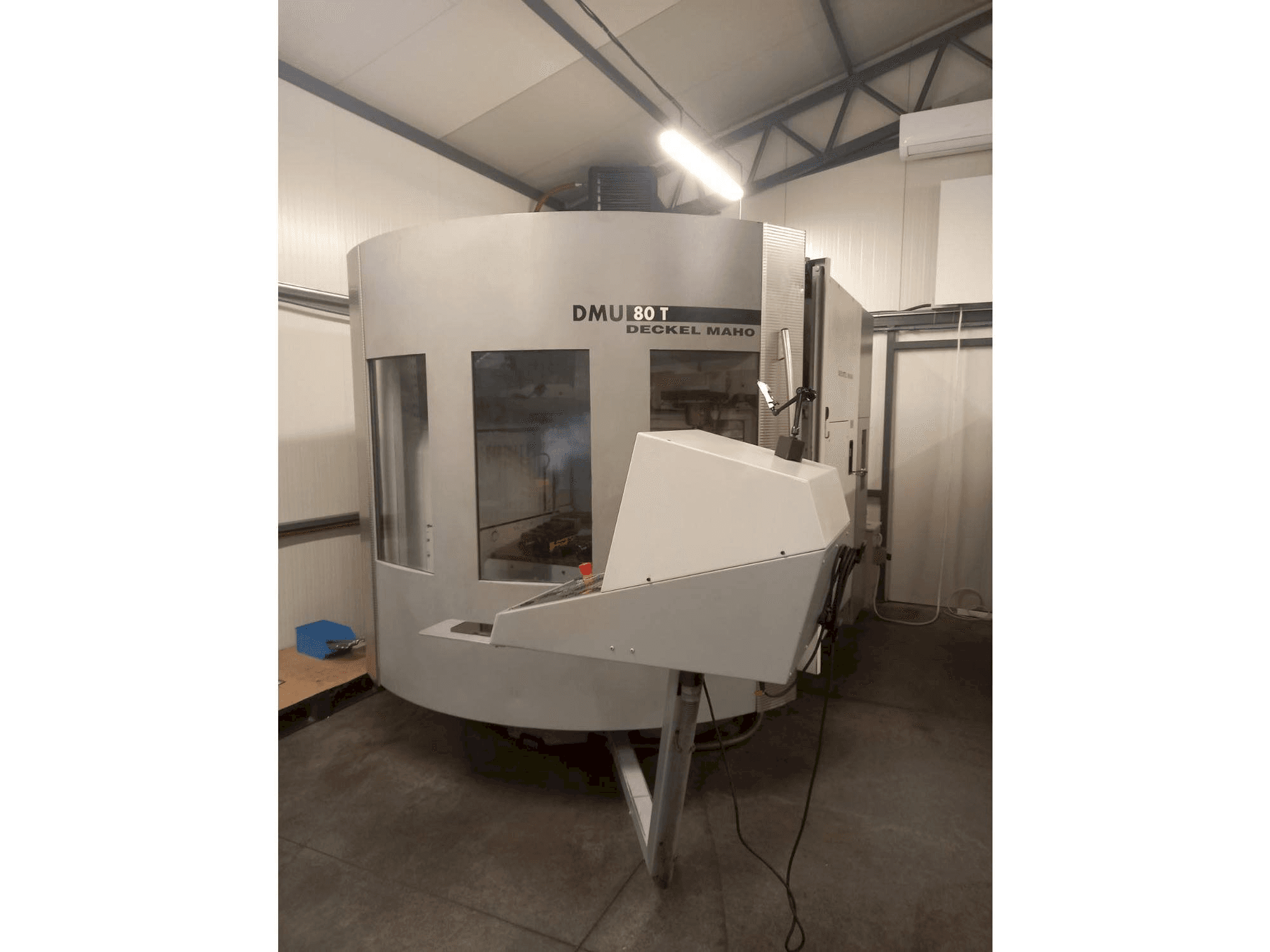 Front view of DECKEL MAHO DMU 80T machine