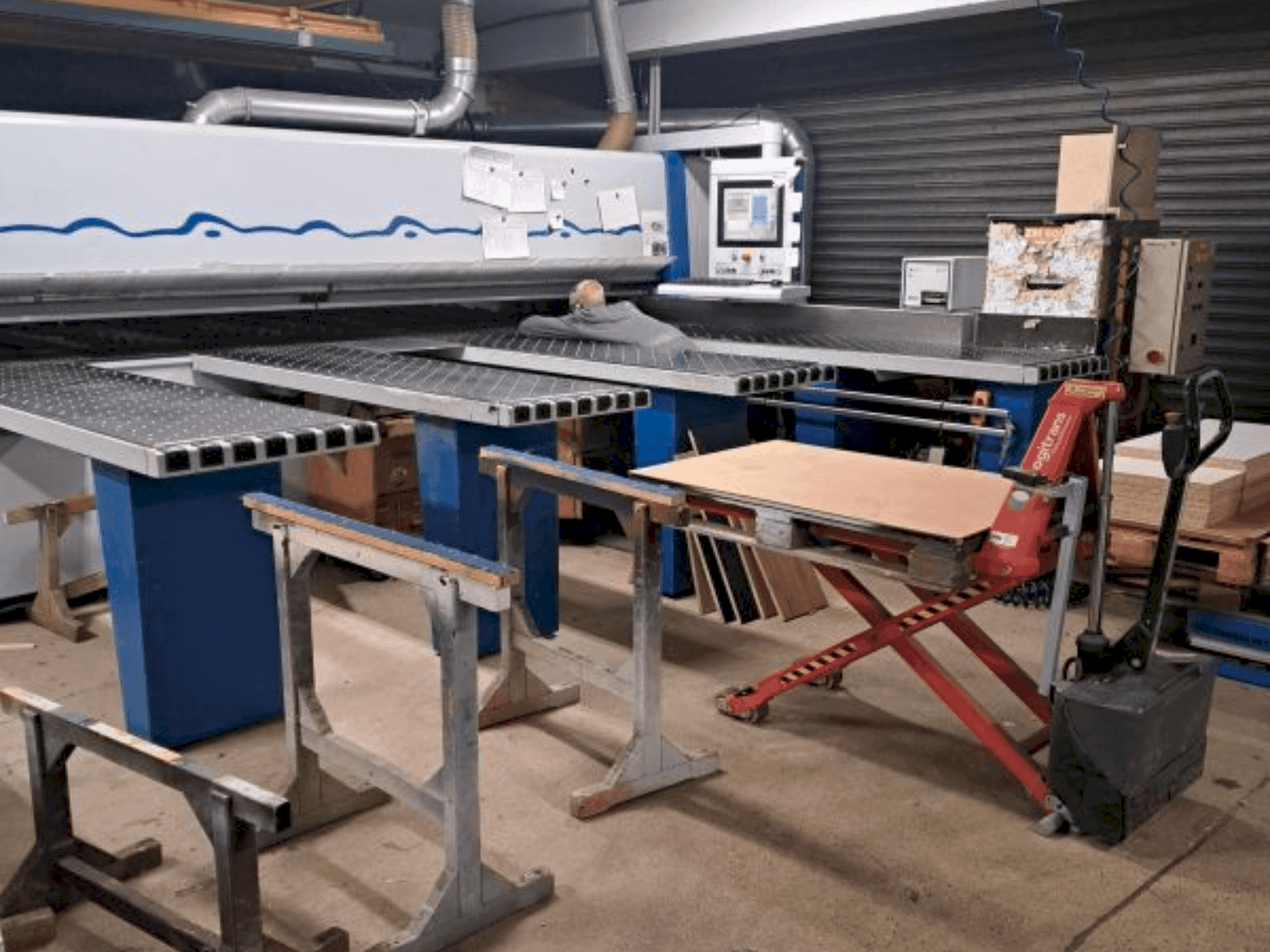 Front view of HOLZMA HPL/42/22 machine